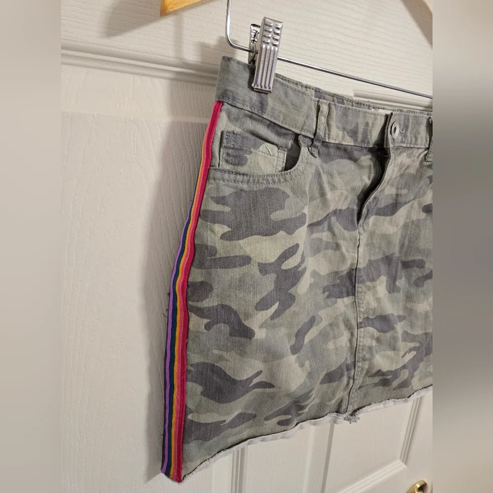 The Children's Place Camo Rainbow Stripe Skirt Size 14